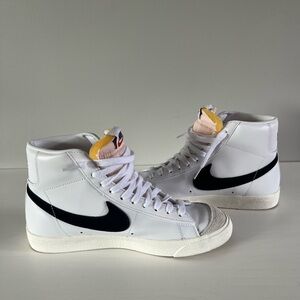 Nike Blazer Mid 77